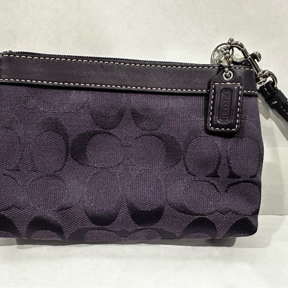 Coach wristlet - Picture 3 of 3